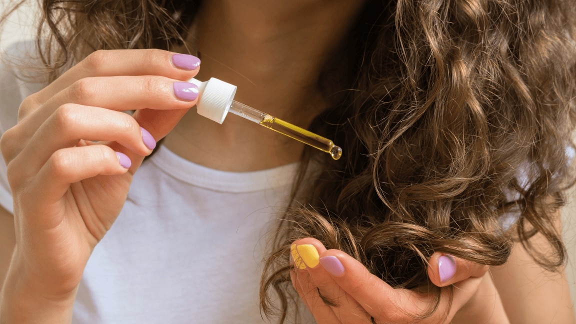 How to Manage Curly Hair and Wake Up Those Snoozing Curls