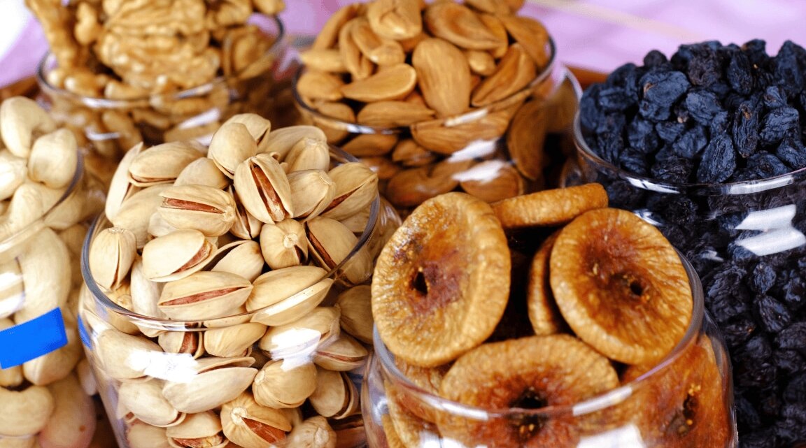 Celebrate Without the Bloat: Smart Eating Tips for a Guilt-Free Diwali