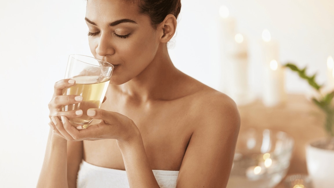 The Benefits of Green Tea for Skin: Drinking Vs. Topical Application – What’s Better?