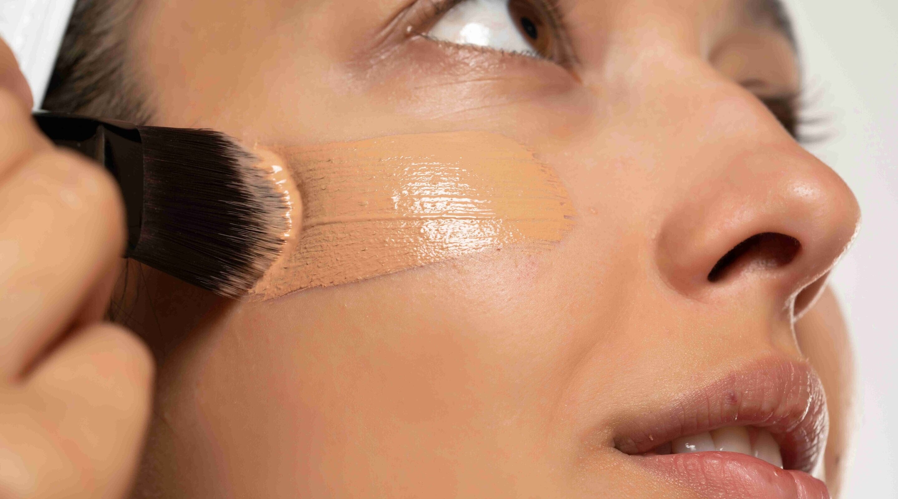 Skin Is In: Discover The Magic Of Non-Comedogenic Foundations