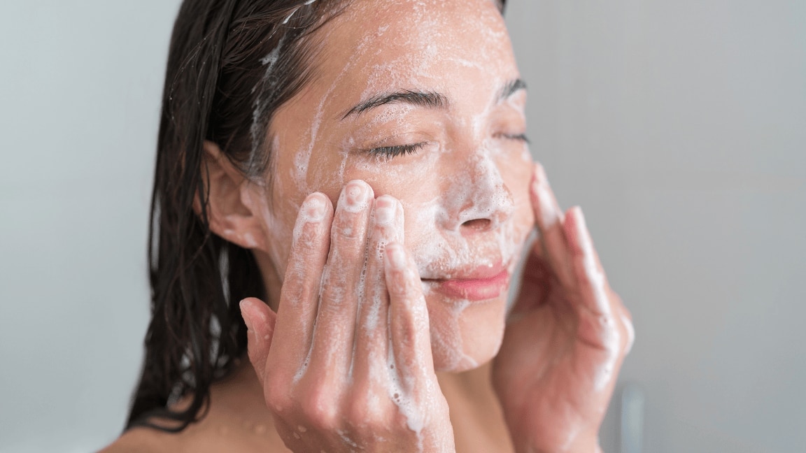 Clean Up vs Facial: Which Deserves the Skincare Spotlight?