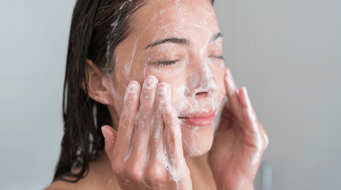Clean Up vs Facial: Which Deserves the Skincare Spotlight?