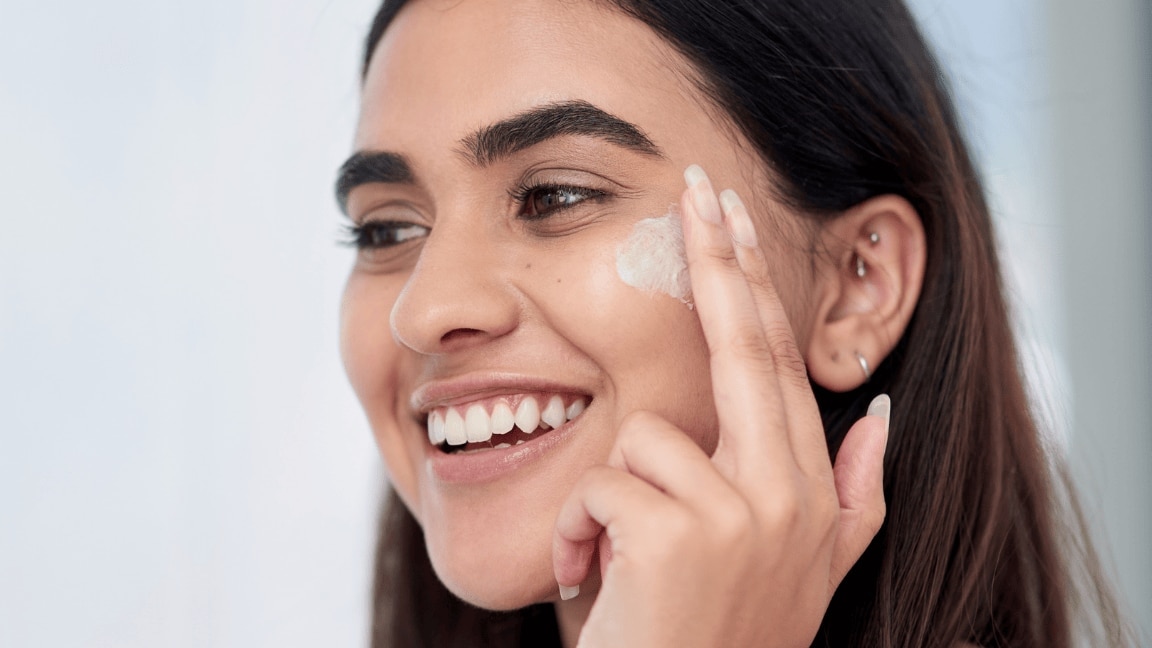 Morning Vs. Night: How to Adjust Your Dry Skin Care Routine?