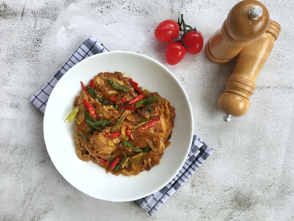 Resep Semur Telur Ceplok Kentang Kol Pedas