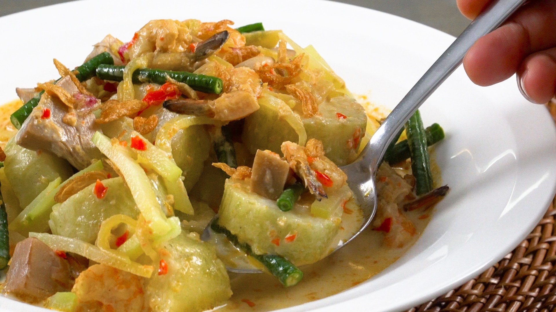 Lontong sayur gurih
