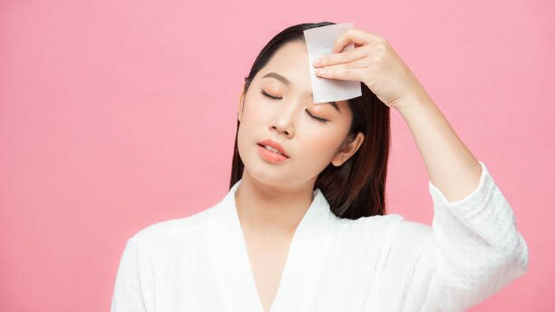 how to use primer on face in hindi woman