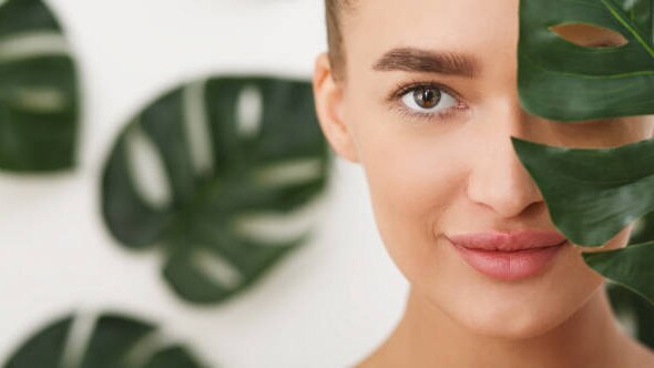 How to Apply Toner According to Your Skin Type | Top Tips woman mirror