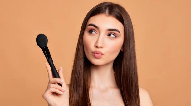 Loose Vs Setting Powder And How To Apply It
