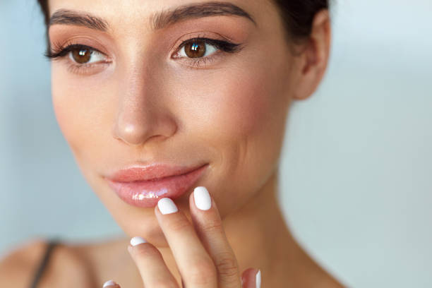 Image of How To Choose Between Lipstick Or Lip Gloss: Tips To Try