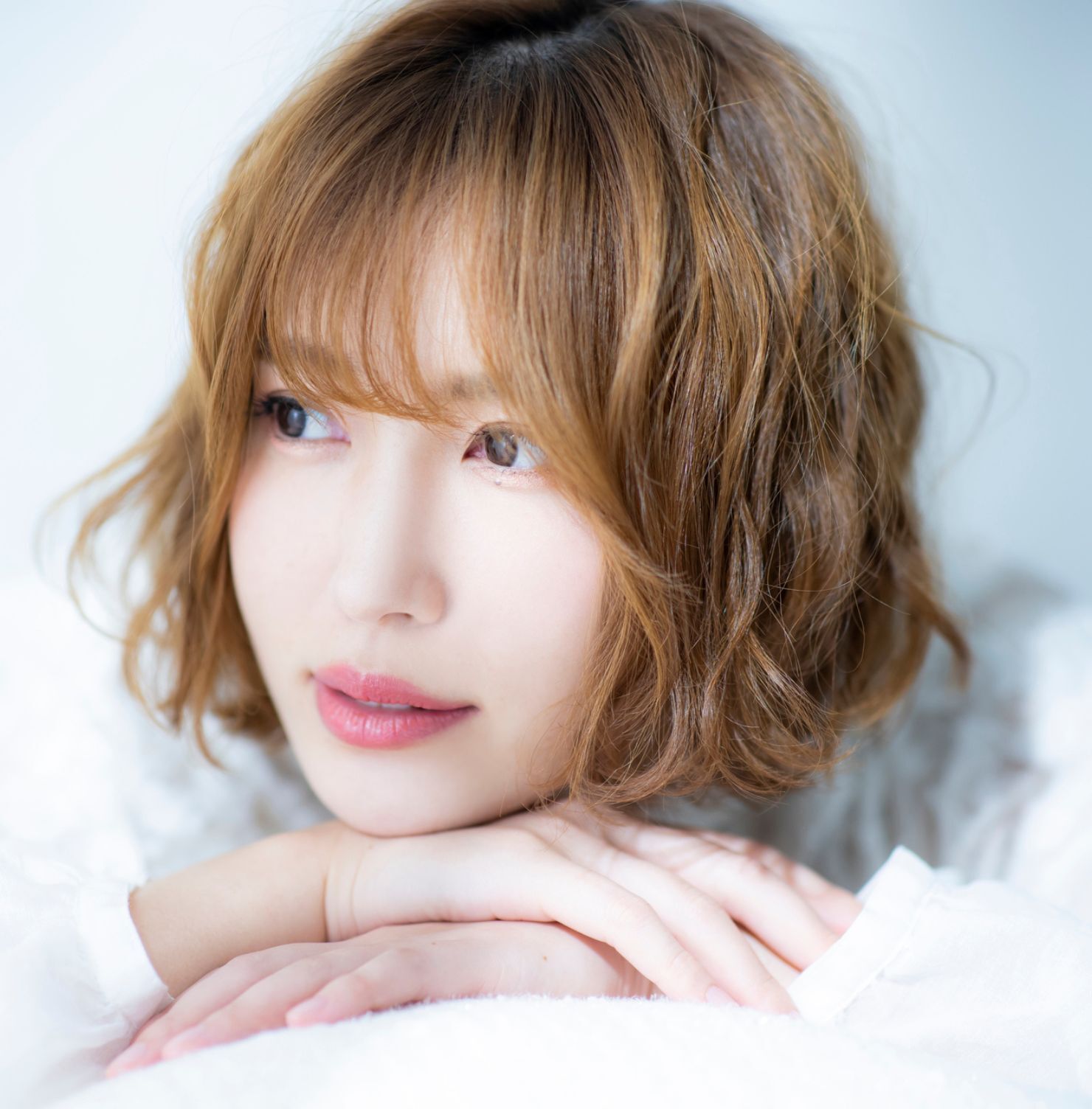 Tóc ngắn uốn xoăn lọn