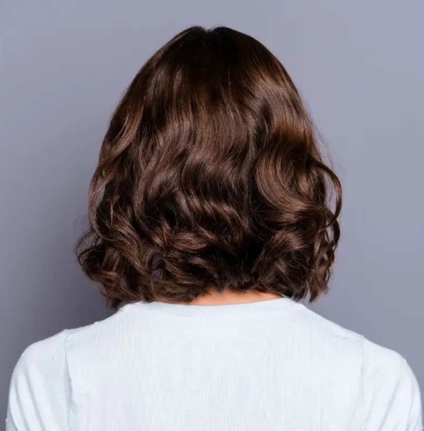 Tóc ngắn uốn sóng lơi