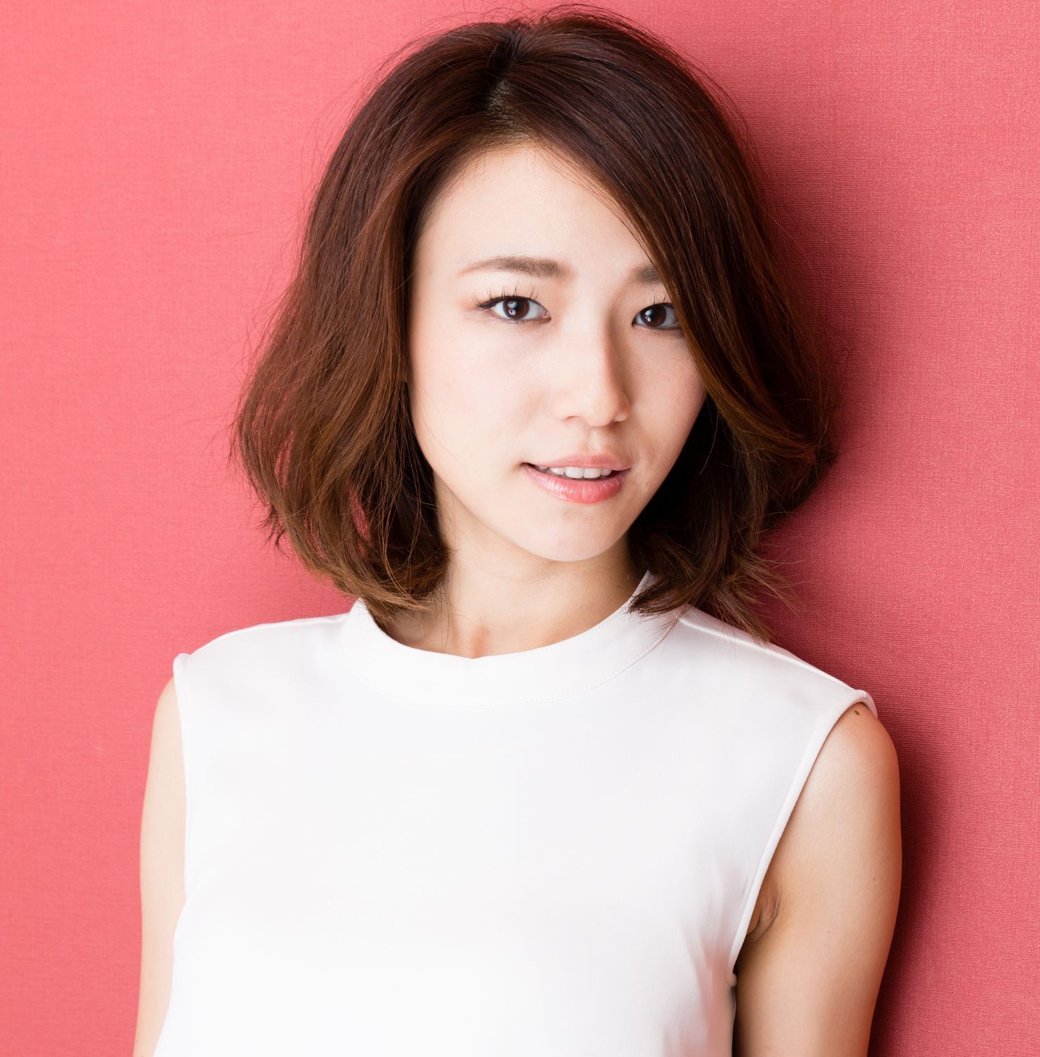  Tóc uốn ngang vai không mái