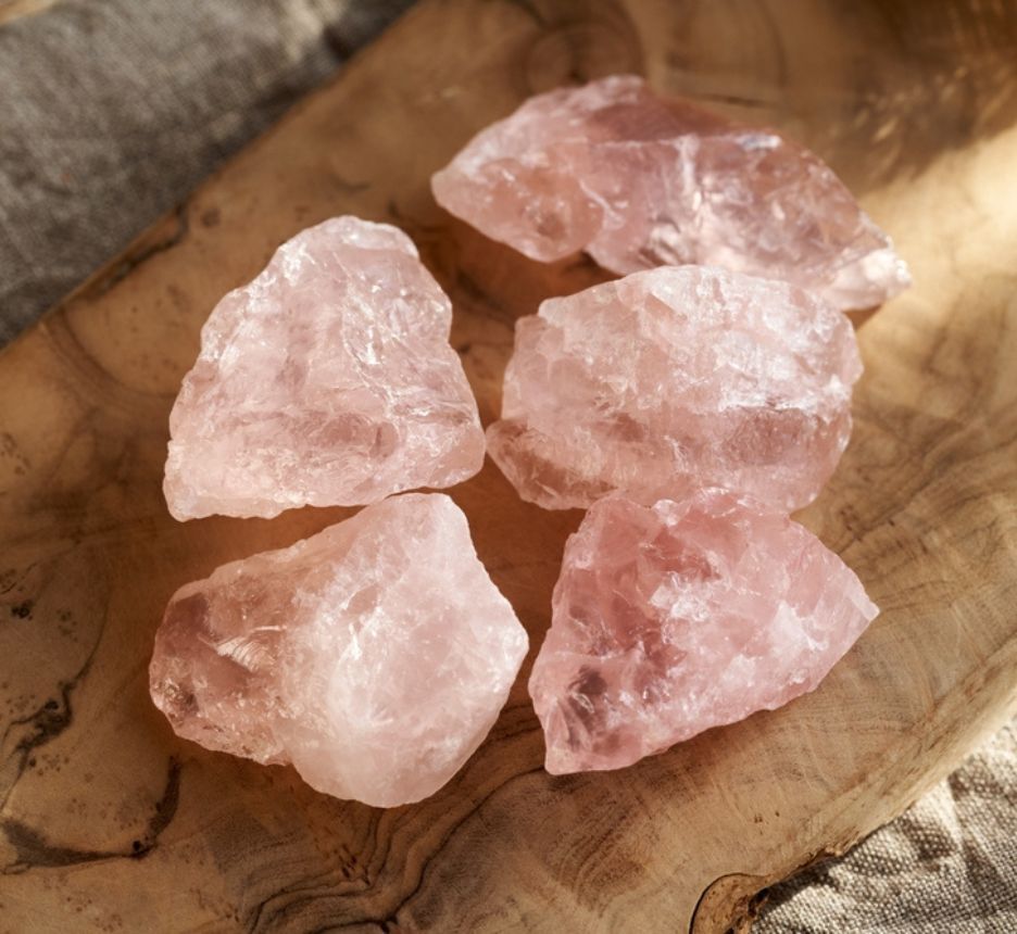 thạch anh hồng có tác dụng gì trong phong thủy thu hút tài lộc