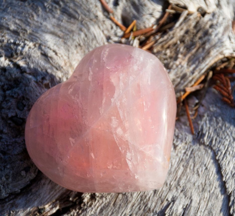 thạch anh hồng có tác dụng gì đối với sức khỏe thúc đẩy tình yêu bản thân