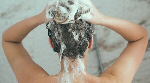 5 Signs That Indicate You’re Using The Wrong Shampoo And Need To Switch Asap