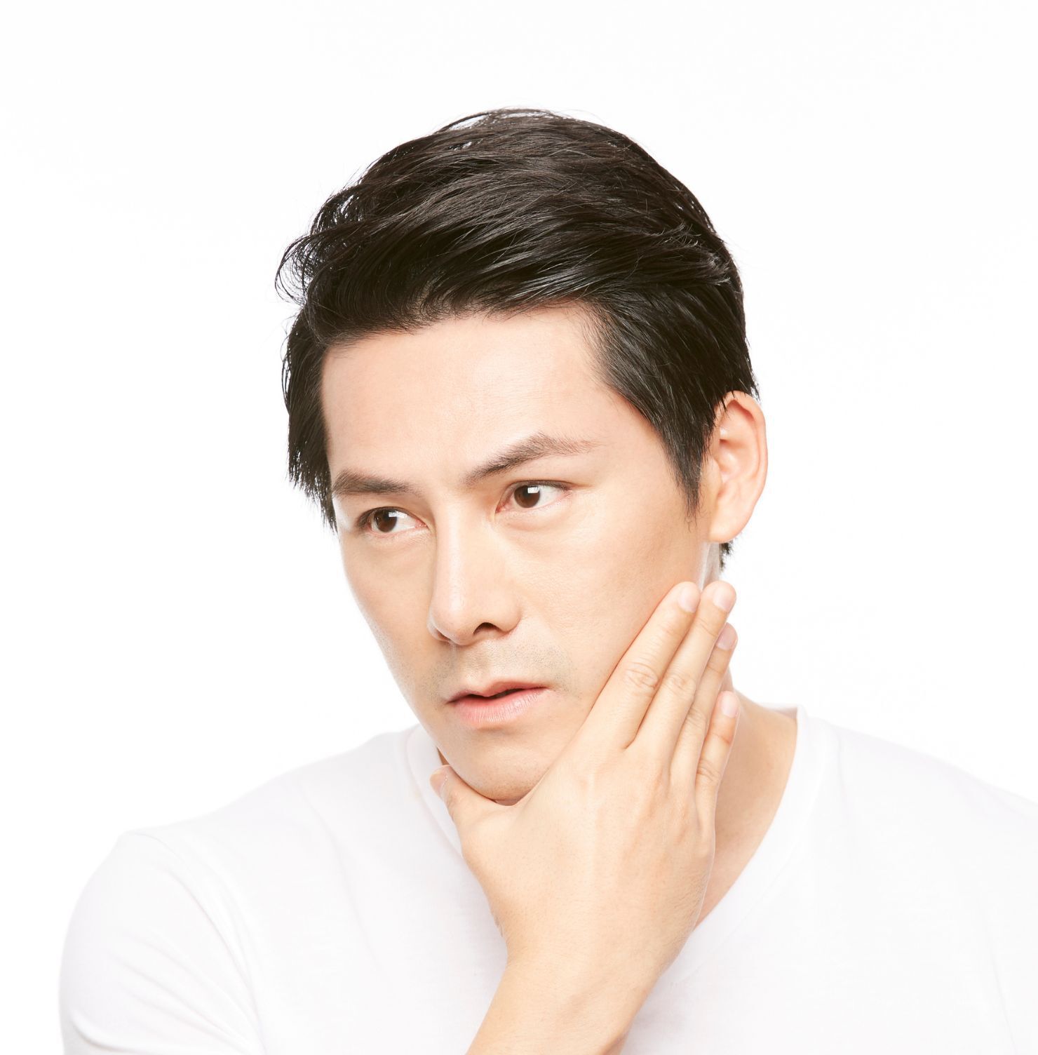 Kiểu tóc 7/3 vuốt ngược