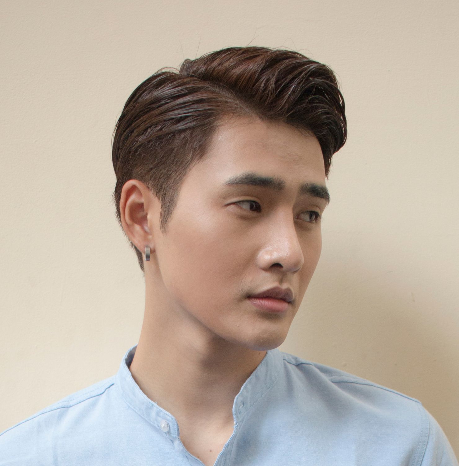 Tóc Crew Cuts vuốt một bên