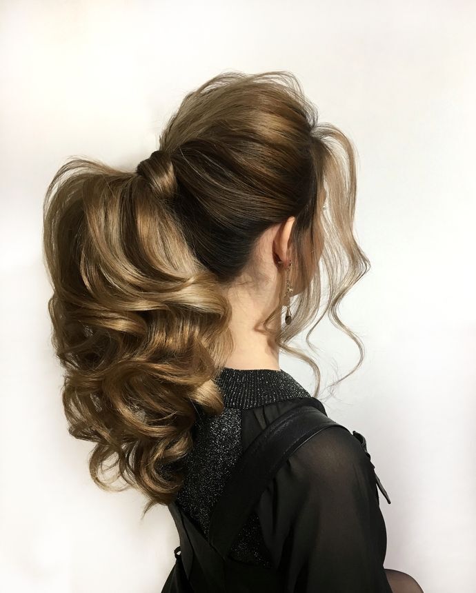 kiểu tóc đi tiệc mặt tròn. 