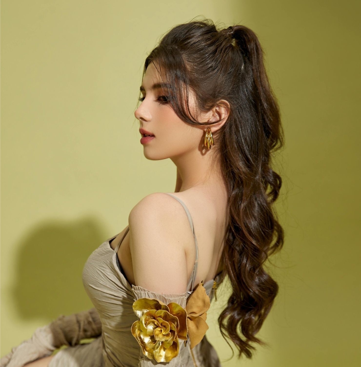 cách cắt mái bay tóc mái bay buộc cao