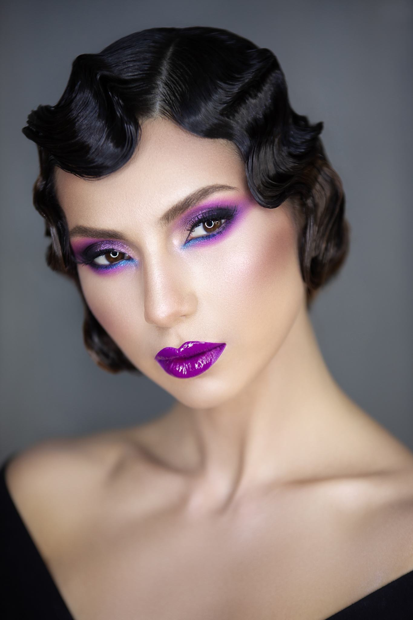 NYE party: woman wearing a finger wave pixie hairstyle