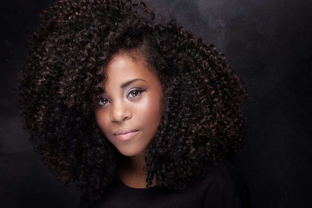 Curly Weaves: Deep Side Part