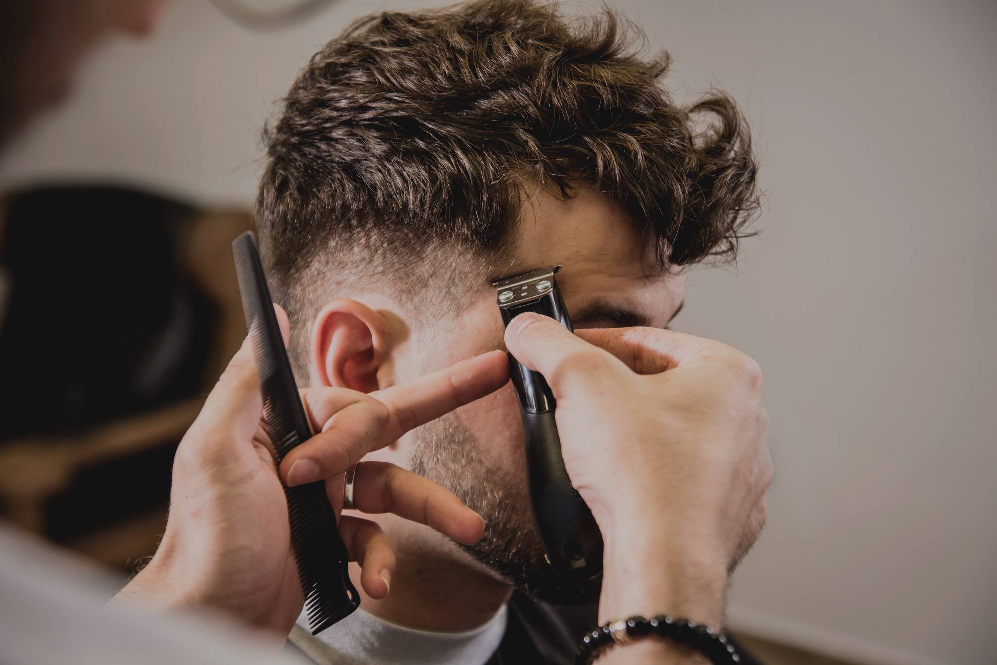 6 Hairstyles for men with thinning hair