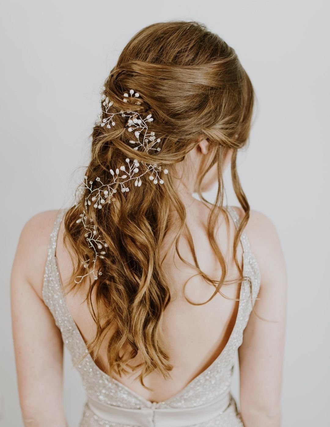 14 Greek-inspired hairstyles to wear during any occasion