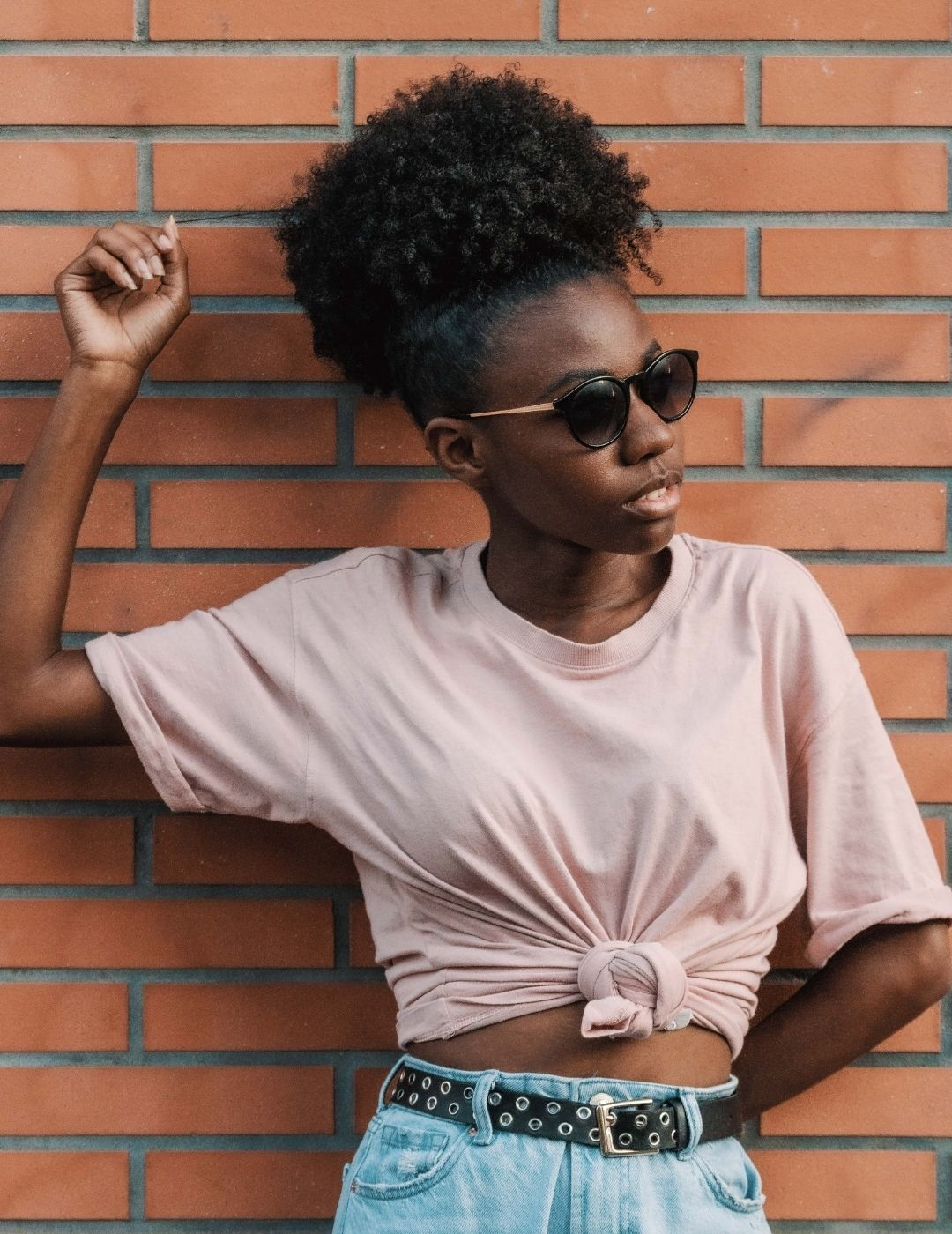 woman with a pineapple puff hairstyle