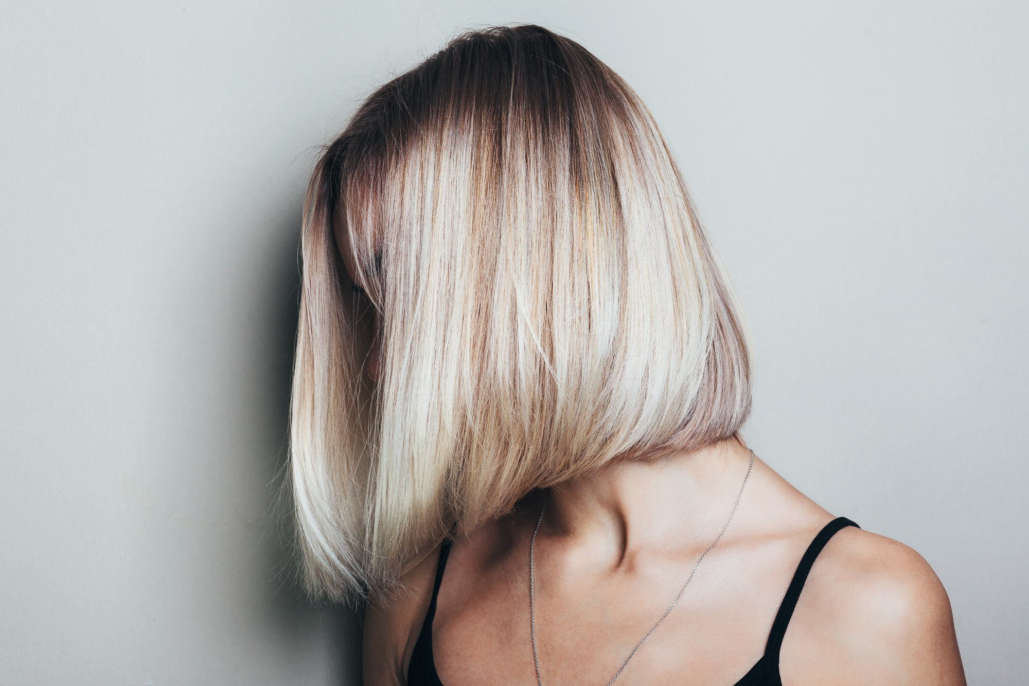 bob haircut blonde