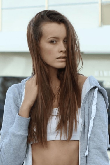 thinning hair: woman with long thin brown hair