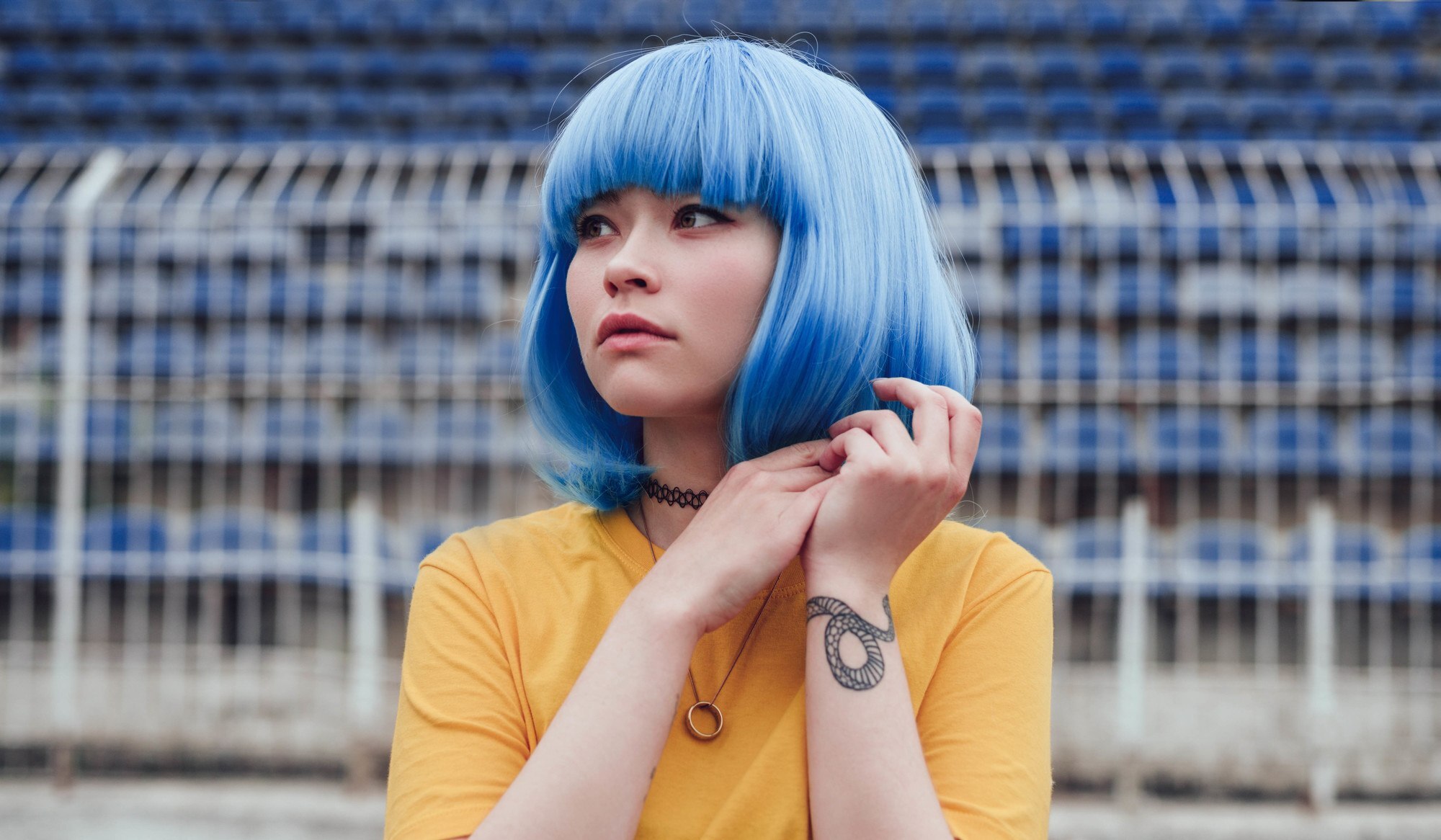 woman with blue hair bob haircut