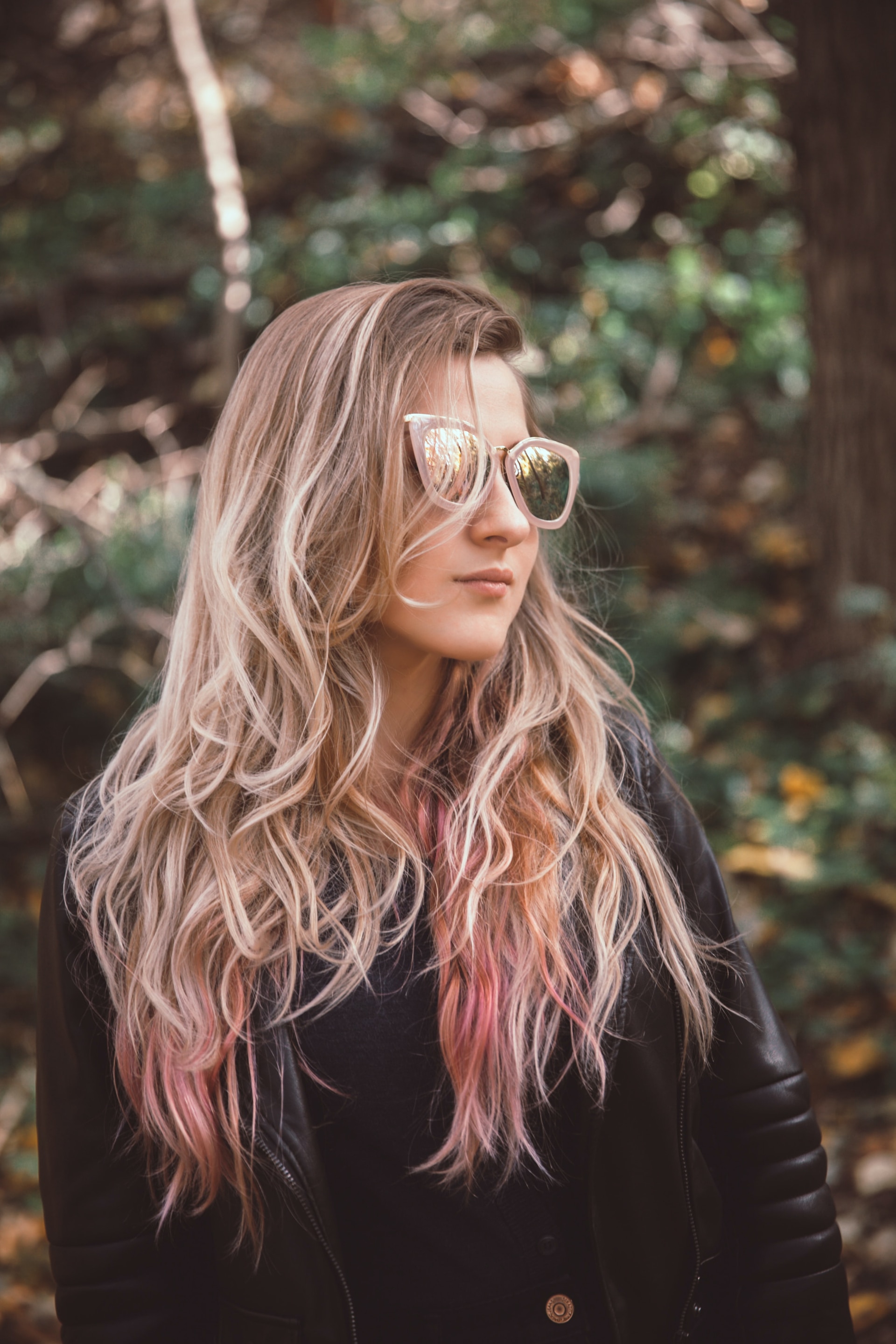 Woman with feathery layered hair inspired by Aries
