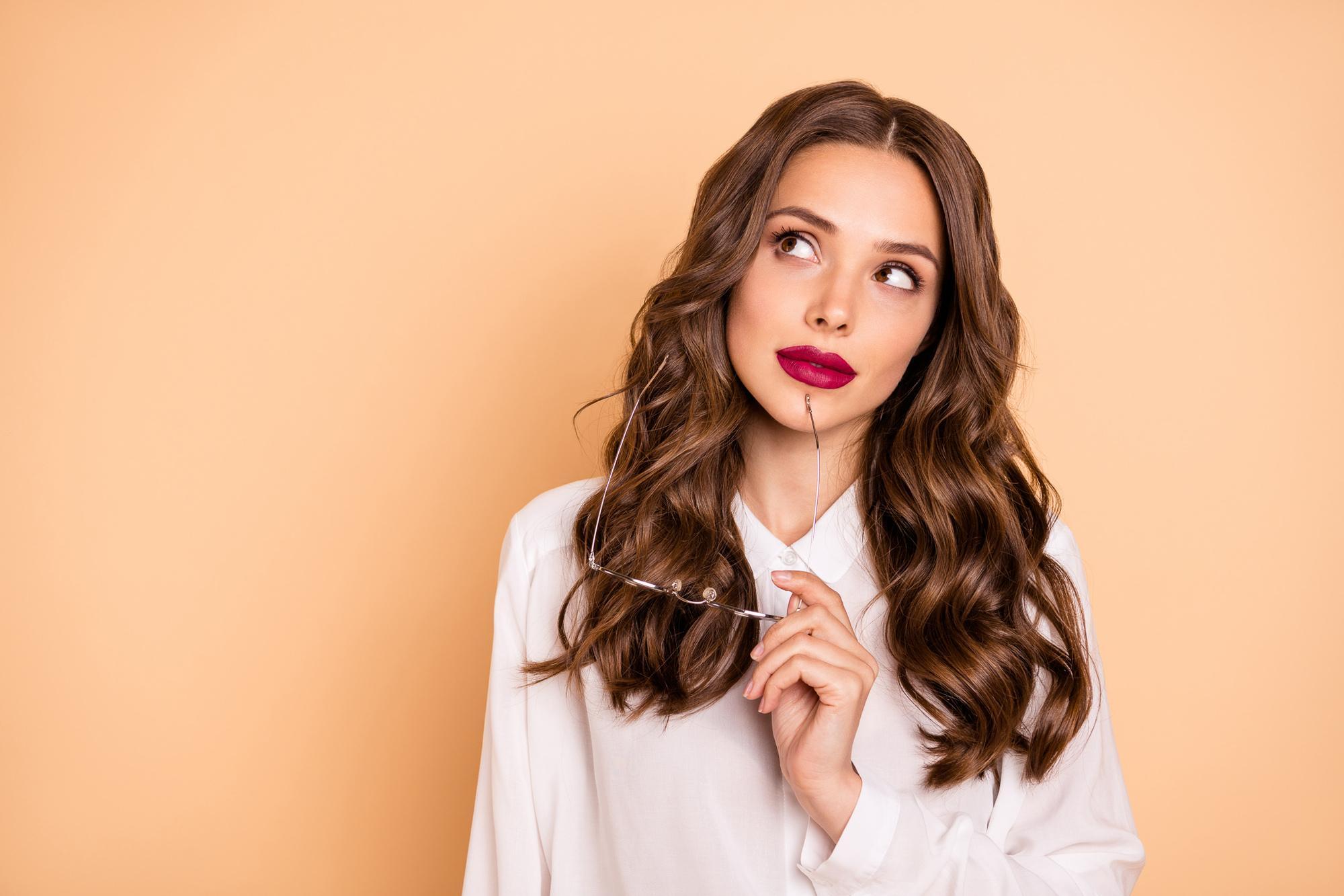 woman with long medium wavy hair