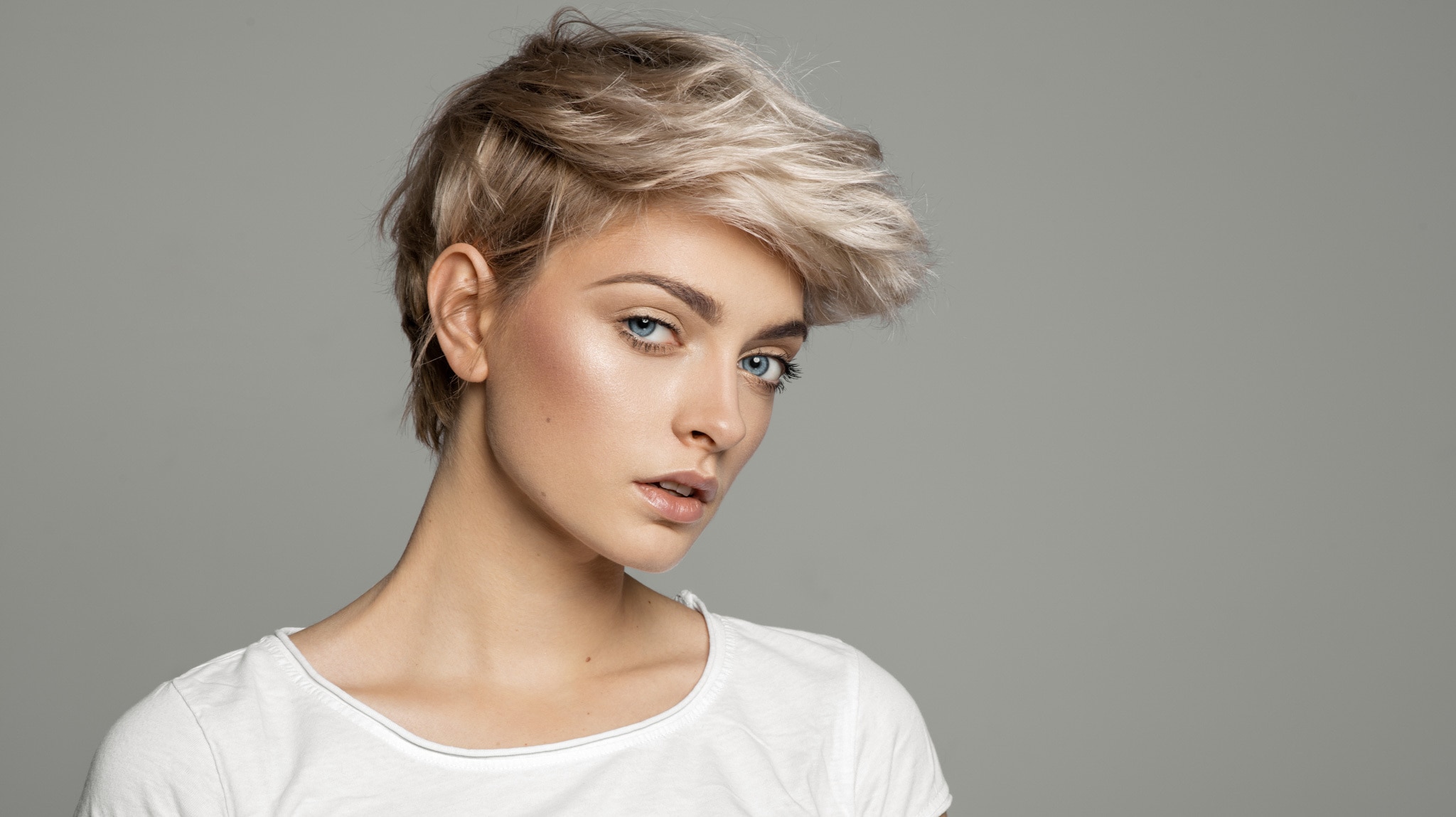 15 Looks With Hair Streaks: From the Subtle to the Dramatic