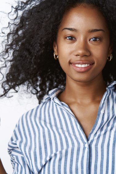 woman with natural curls 3B hair