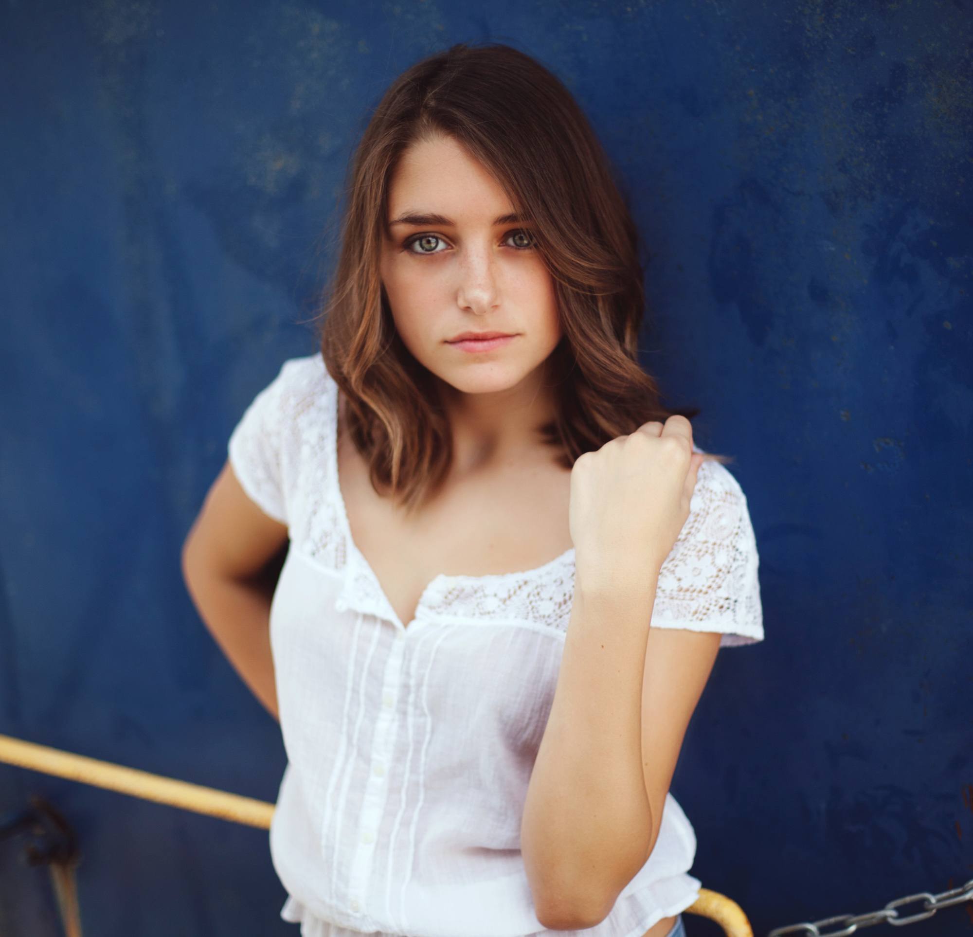 Woman with Wavy lob