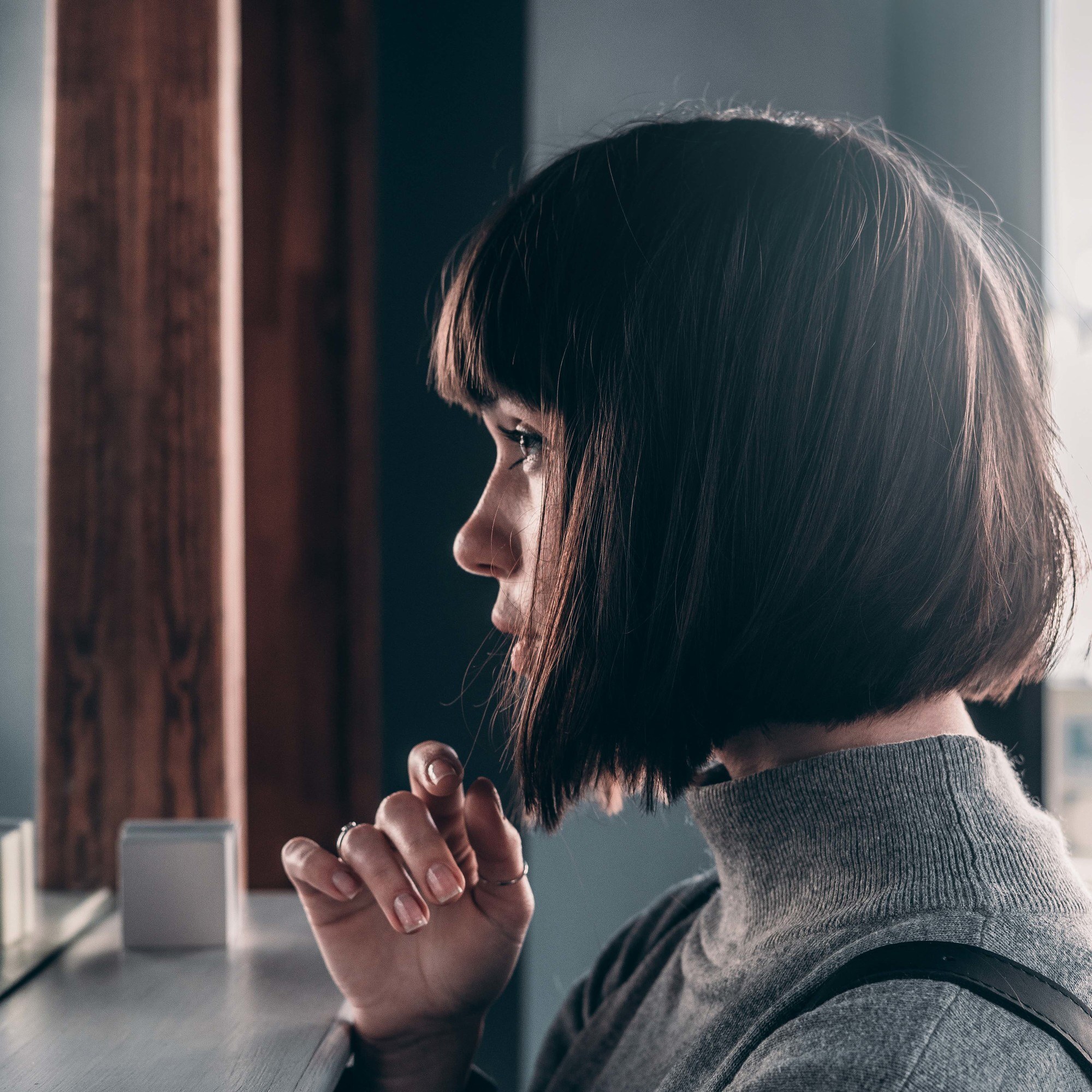 Woman with Razor cut with blunt fringe