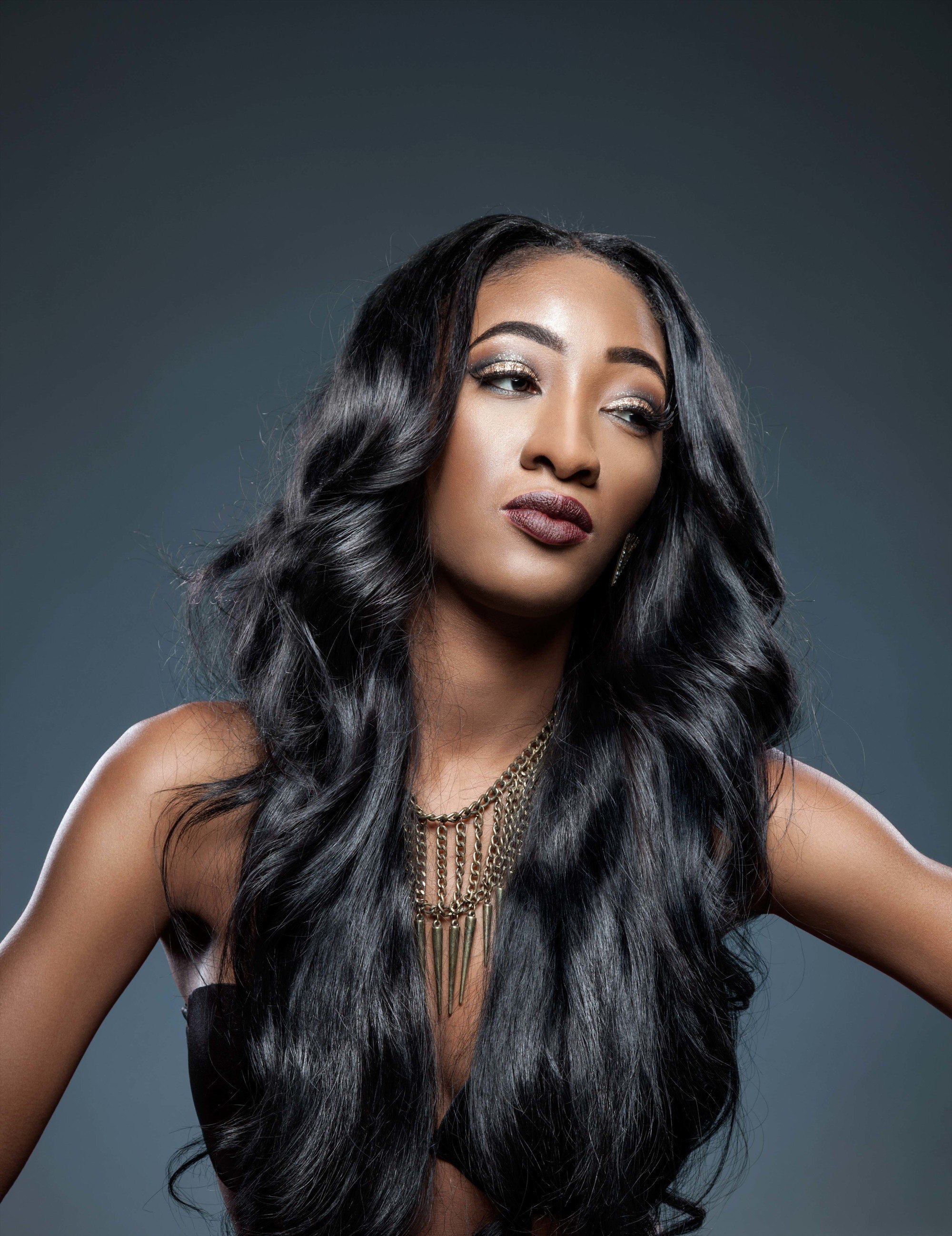 hair wand: woman with long heat-styled curls