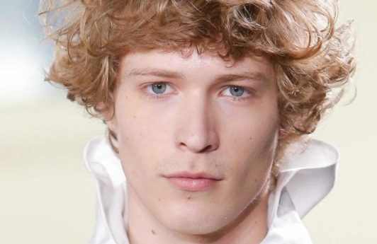 6 Best Curly Hairstyles for Men in 2020