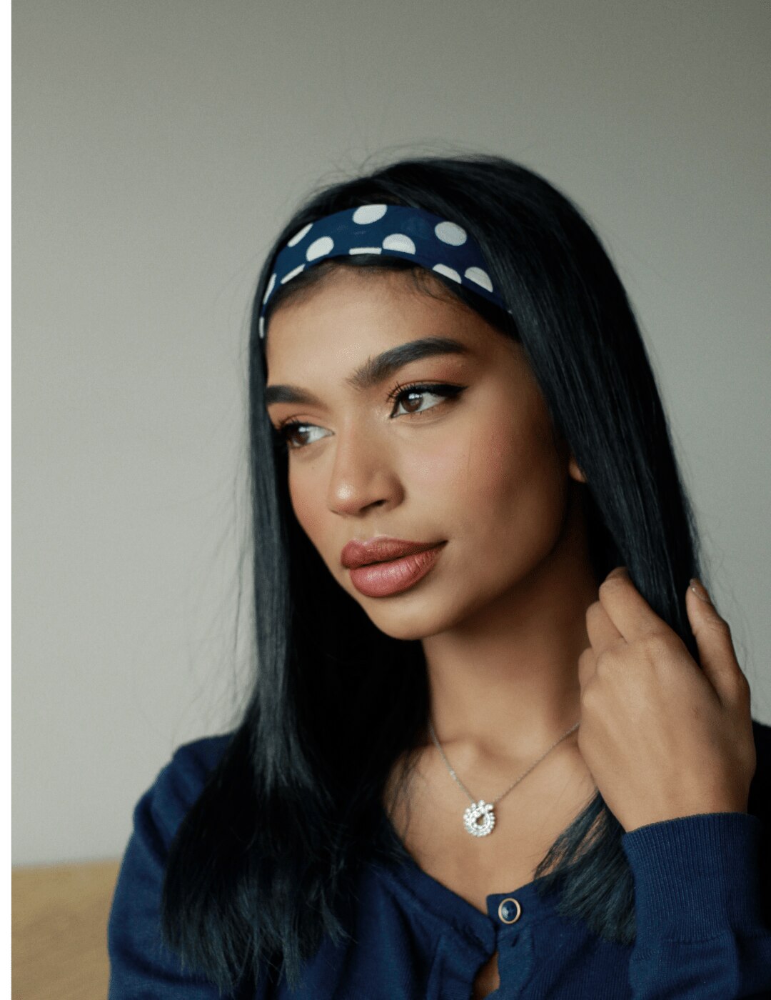 woman with a headband hairstyle