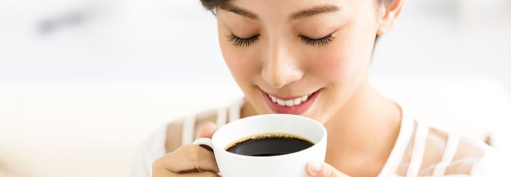 gigi kuning karena kopi