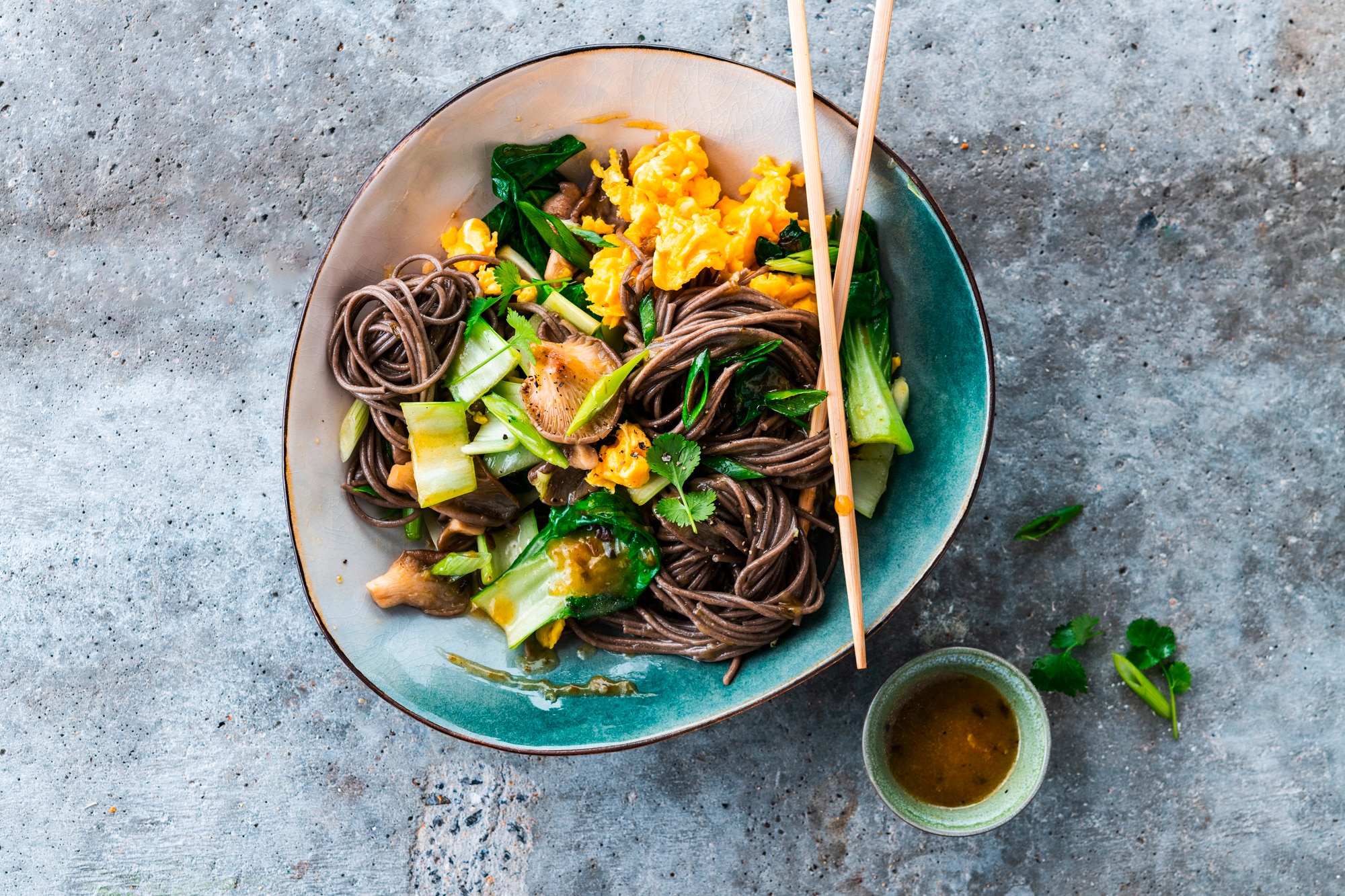Buchweizennudel Pfanne mit Gemüse