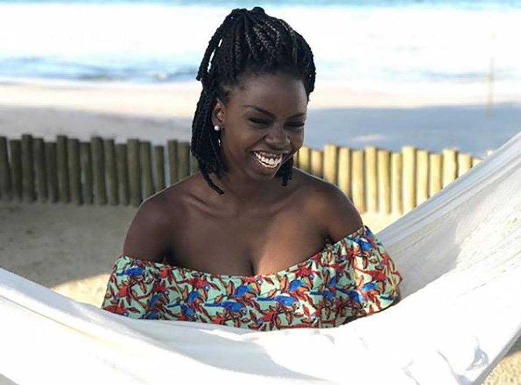 Gabi Oliveira com box braids no cabelo crespo