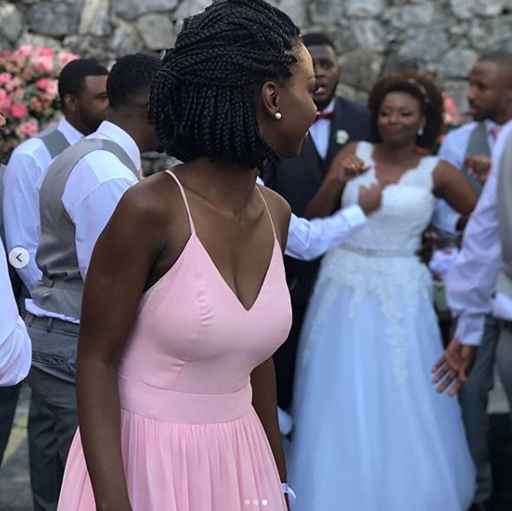 Gabi Oliveira com box braids no cabelo crespo