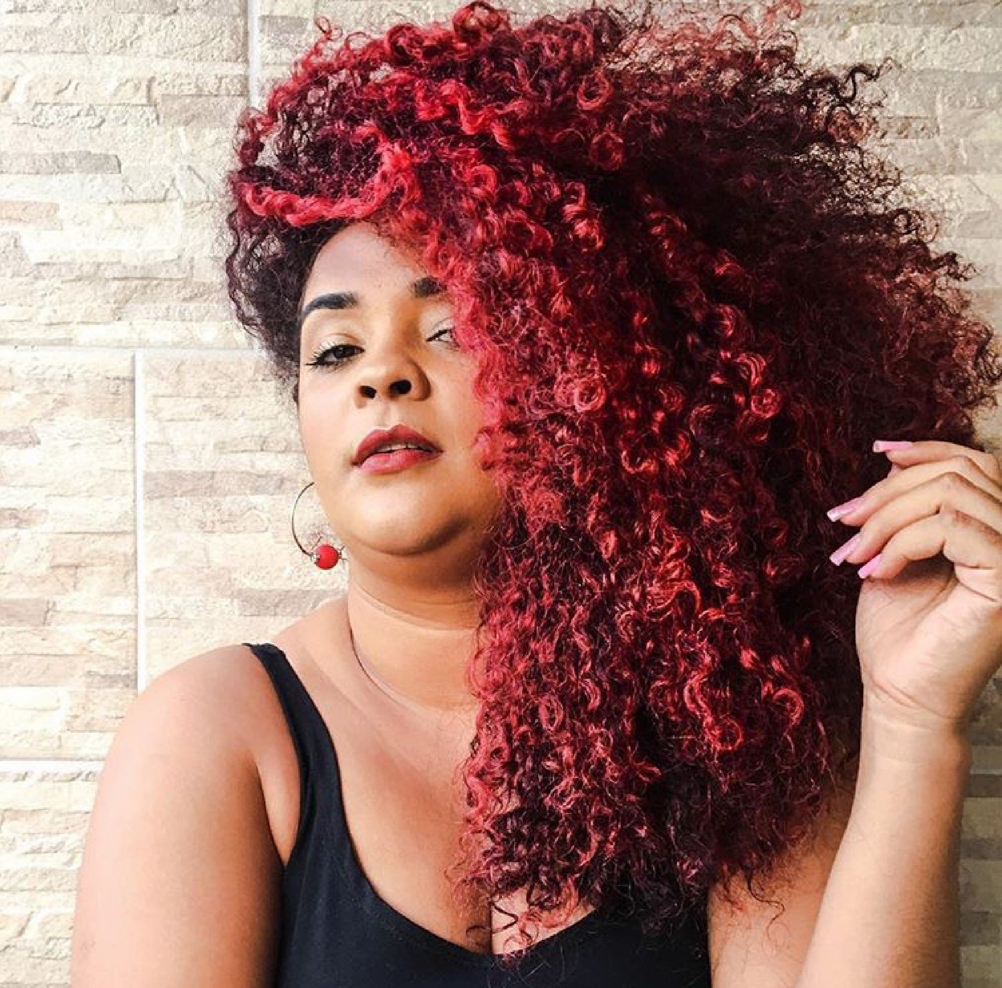 Cabelo crespo ruivo