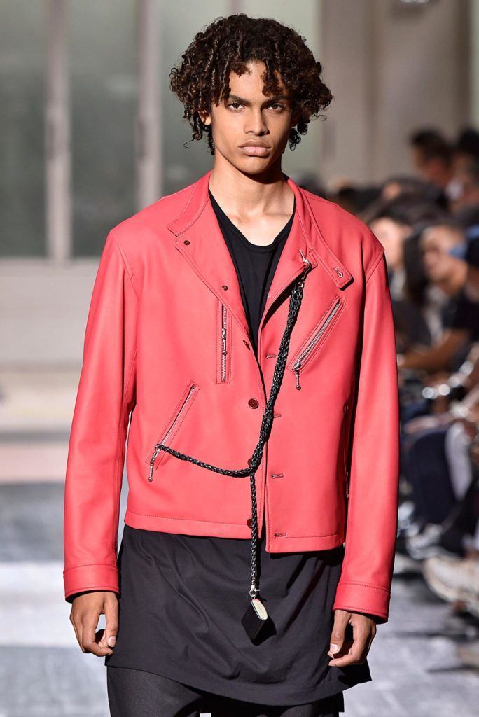 modelo de Cabelo masculino com pontas ressecadas