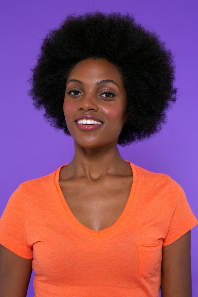 modelo de cabelo crespo estilo black power