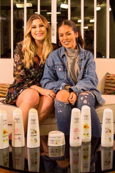 Rayza Nicácio e Niina Secrets ilustrando matéria sobre a linha Dove Nutritive Secrets