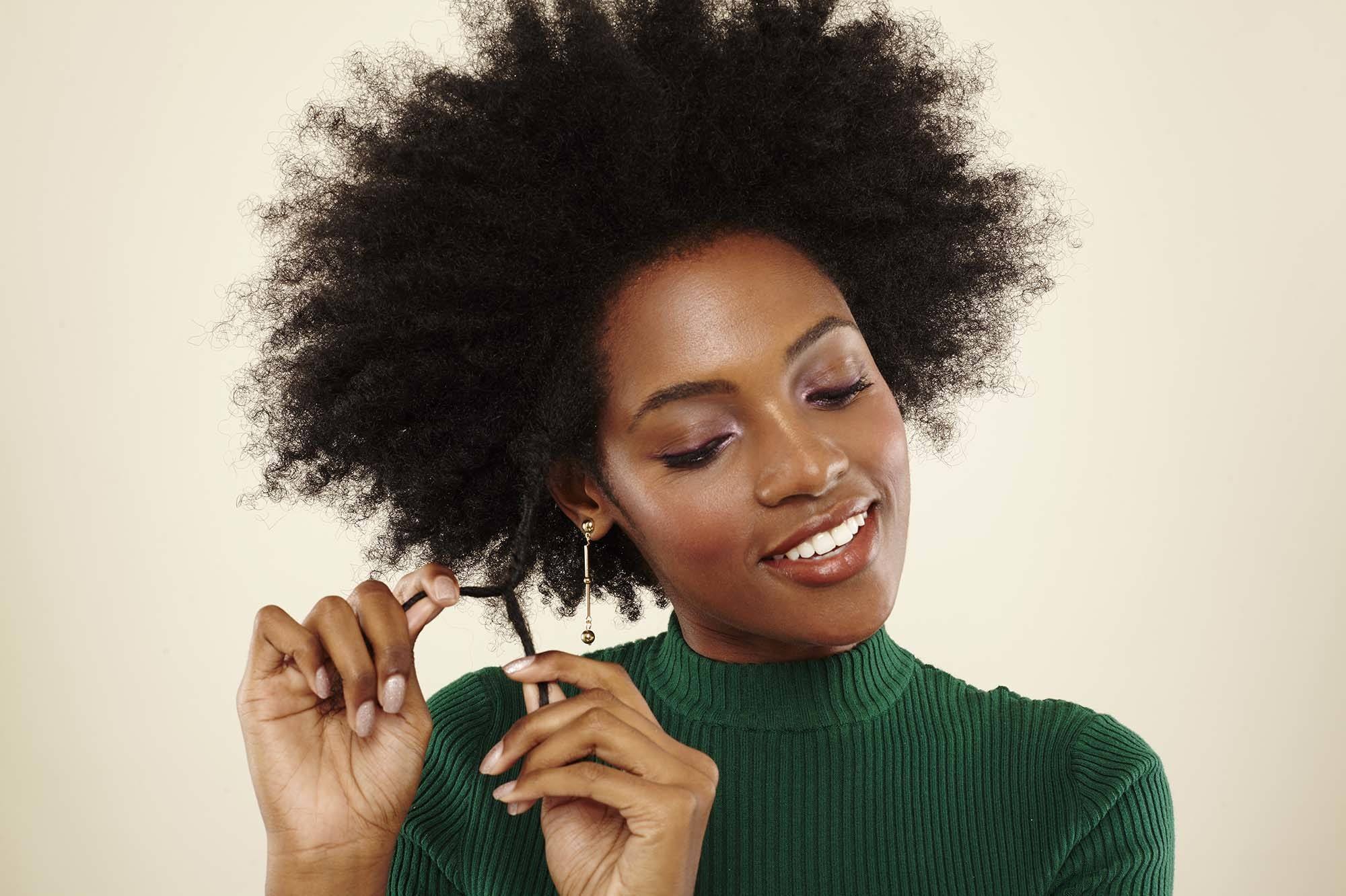 Texturização com trança em cabelo crespo