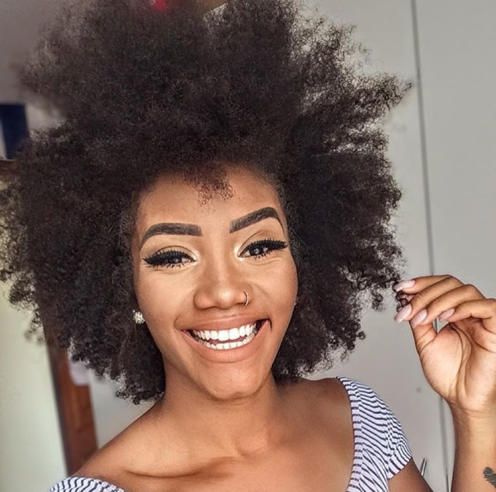 Cabelo crespo black power